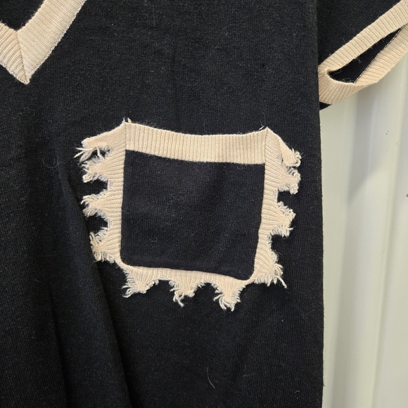 POL Black V-Neck Short Sleeve Top with Cream Trim - Picture 2 of 5